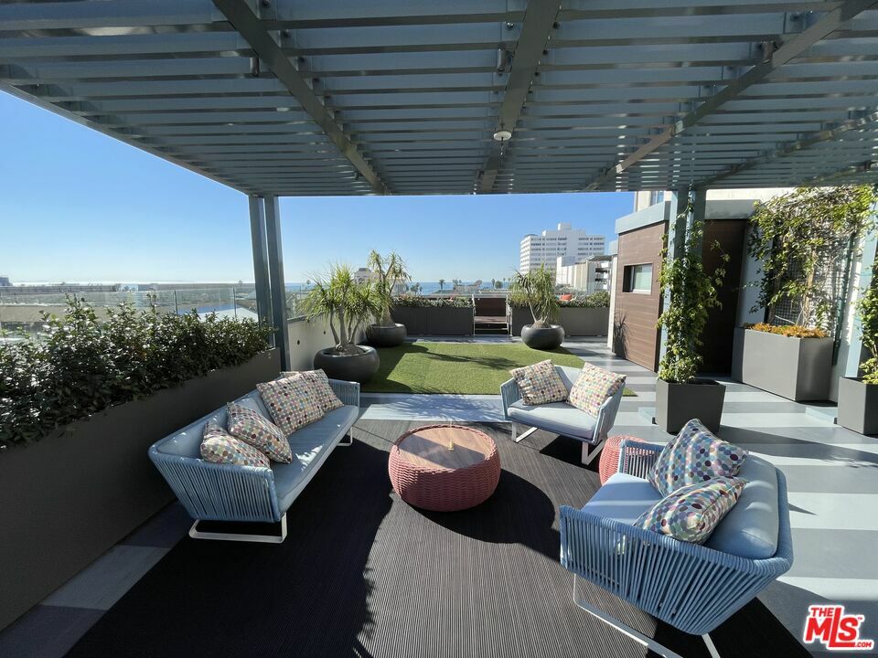 Property Photo: 1453 3rd Street Promenade CA 90401