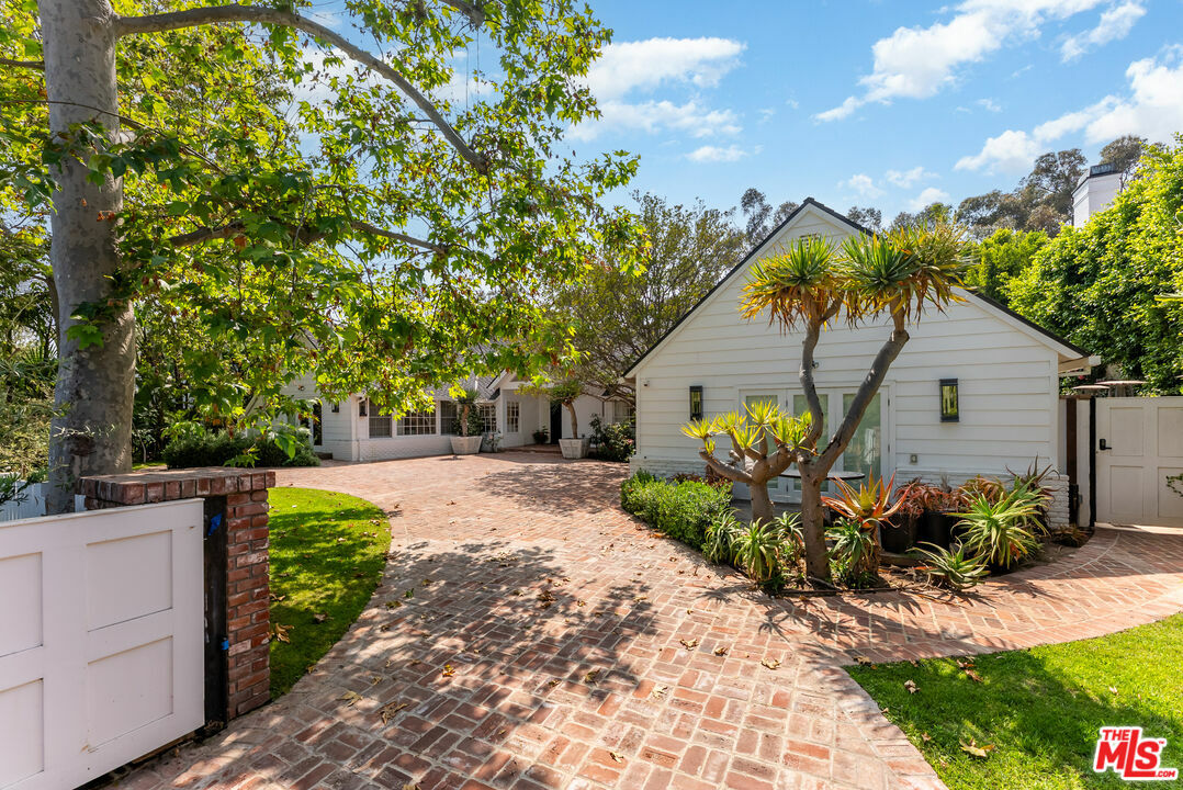 Property Photo: 797 Amalfi Dr CA 90272