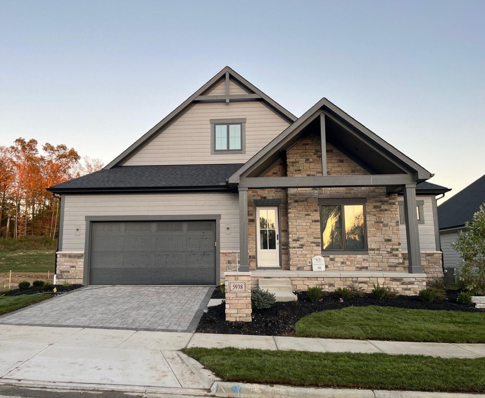 Property Photo: 5938 Stratton Place OH 43230