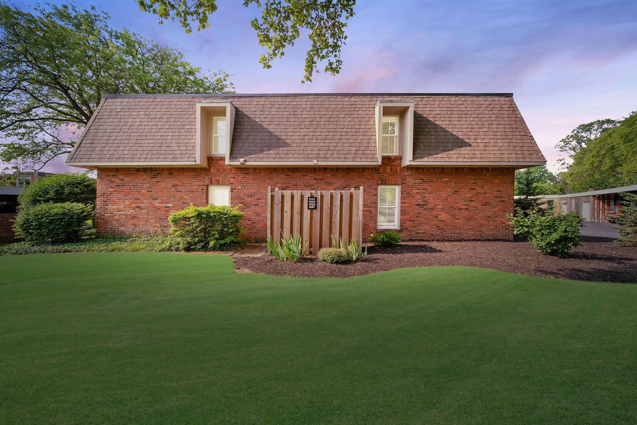 Property Photo: 1551 Lafayette Drive OH 43220