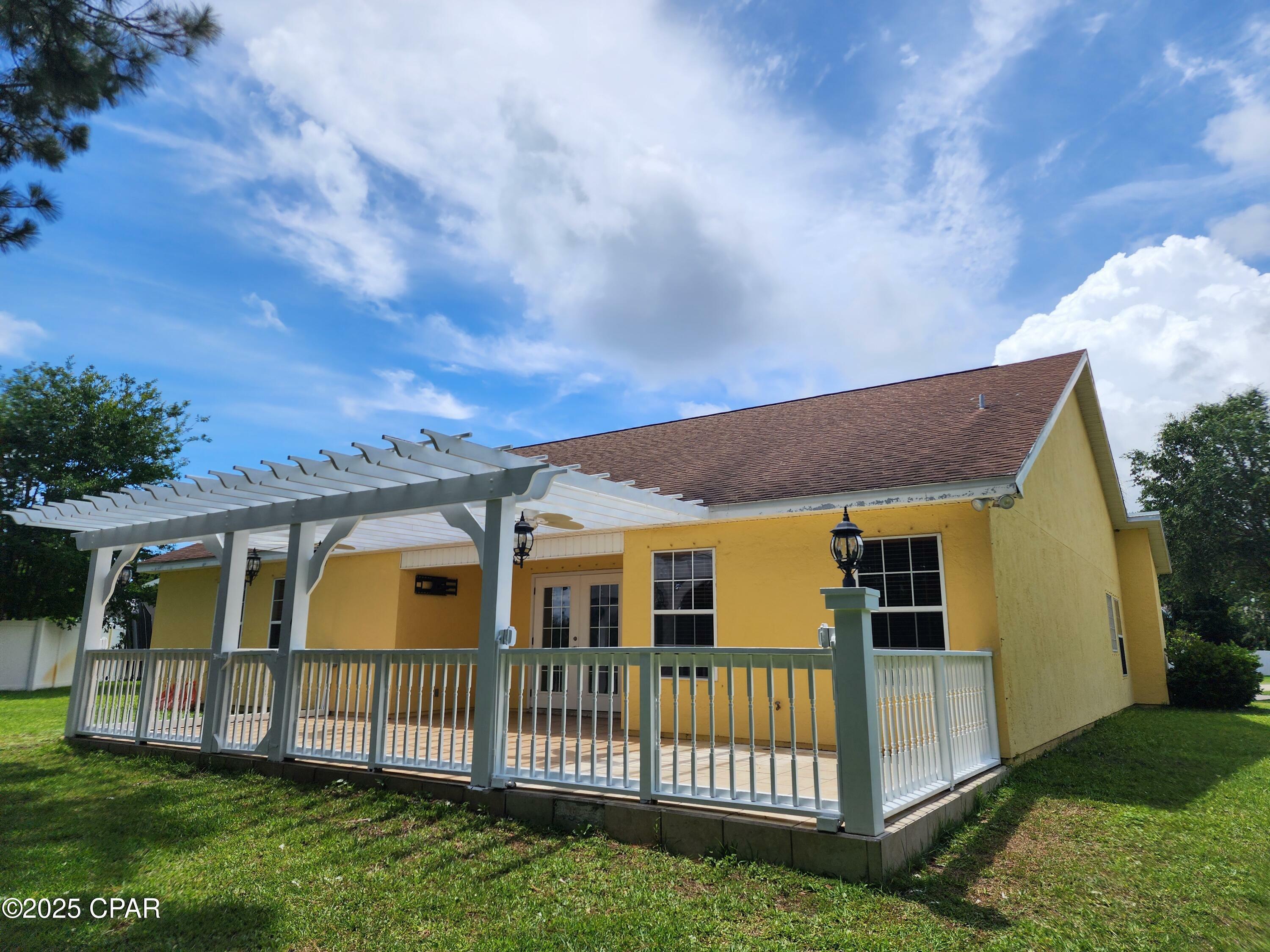 Property Photo: 121 Biltmore Place FL 32413