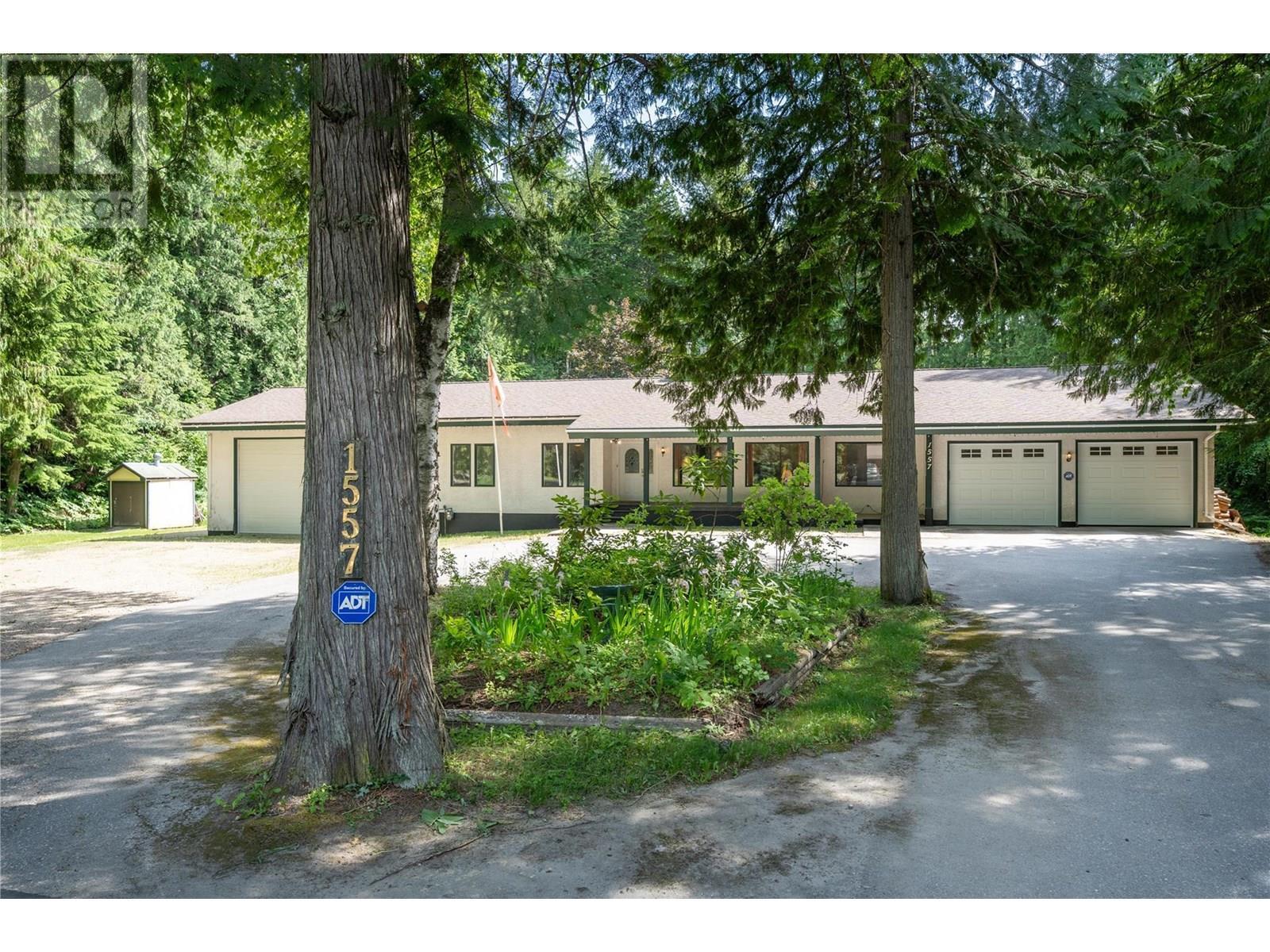 1557 Nichol Road  Revelstoke BC V0E 2S1 photo