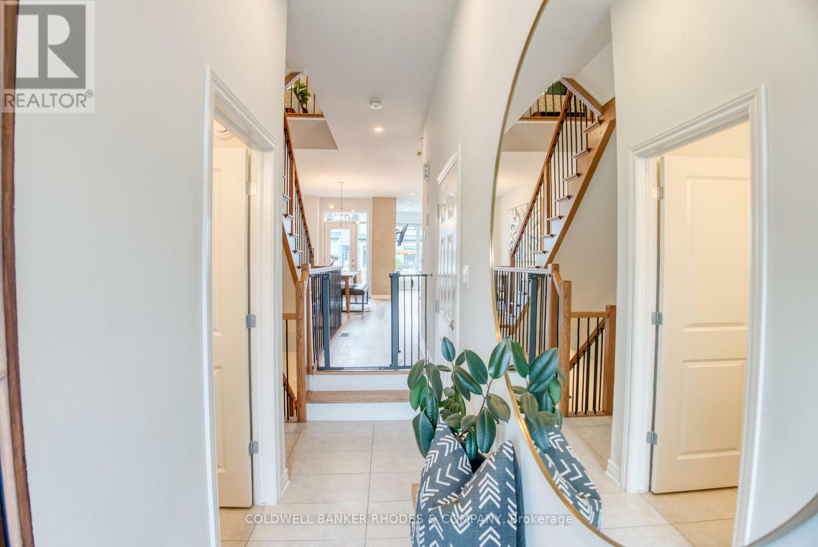 Property Photo:  763 Cairn Crescent  ON K1W 0P4 