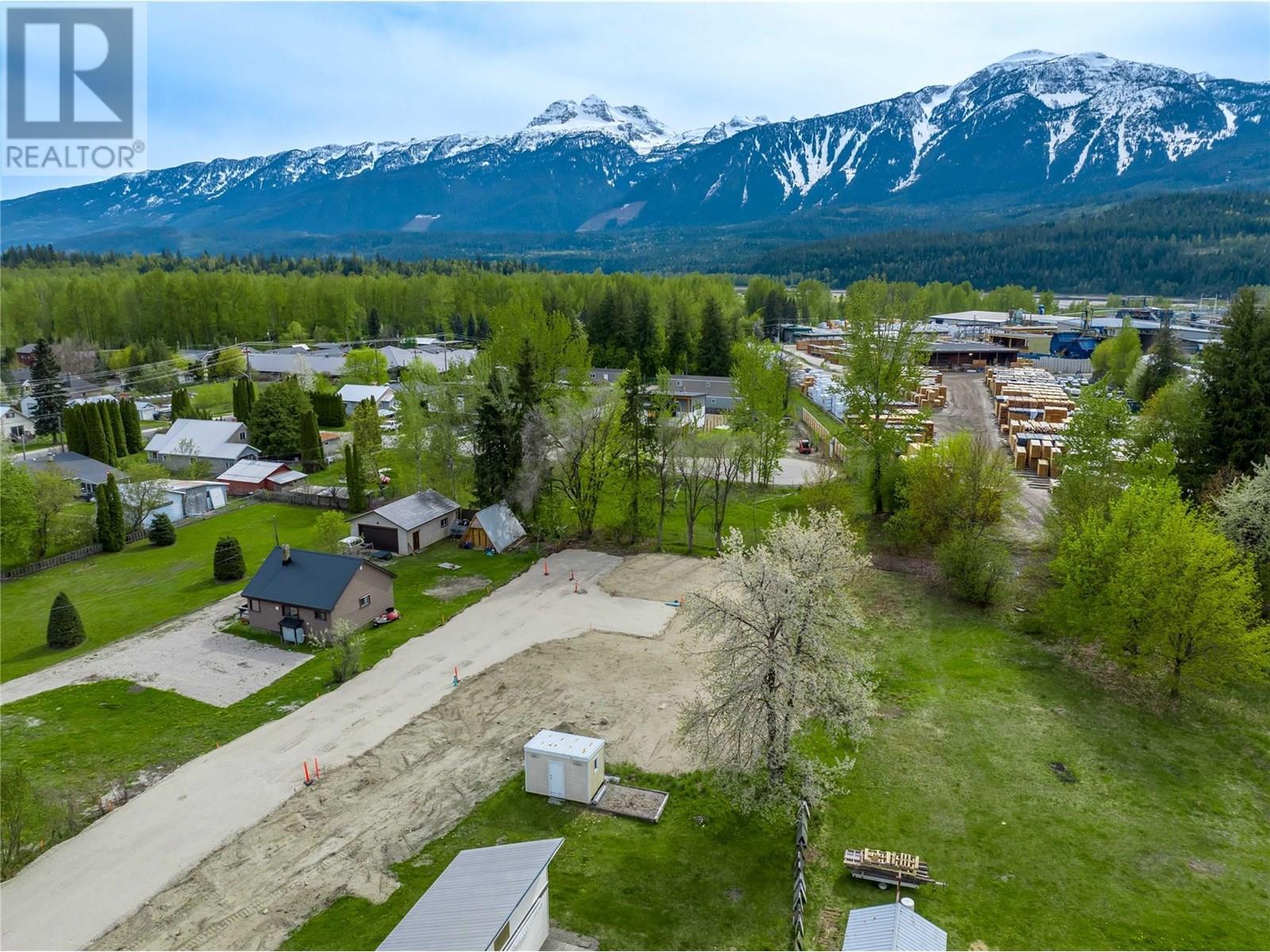 Property Photo:  3-705 Eighth Street East  BC V0E 2S0 