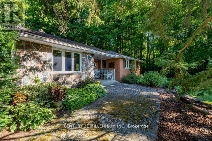 Property Photo: 1264 Olde Base Line Road ON L7C 0J1