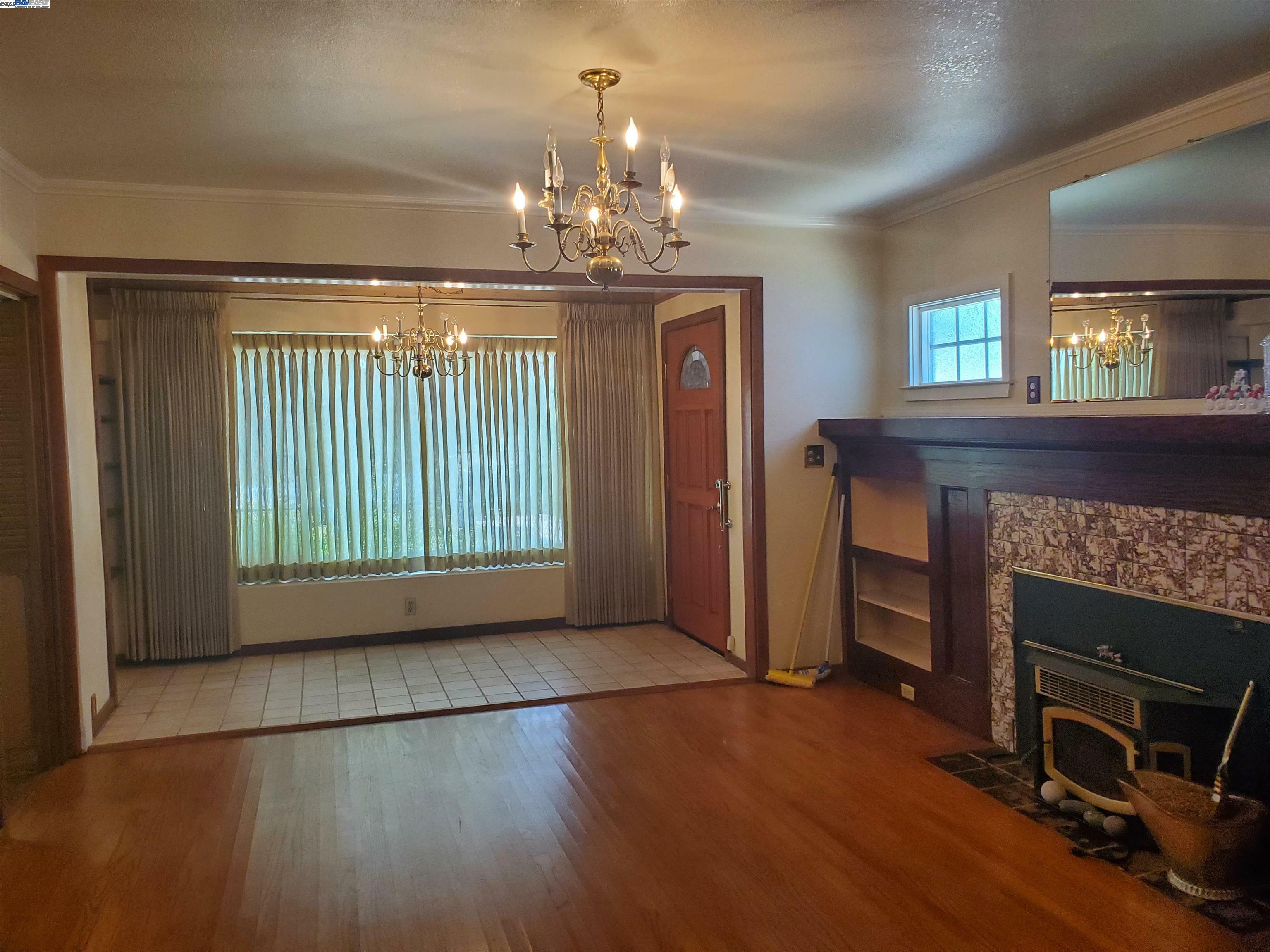 Property Photo: 4006 Carrington St CA 94601