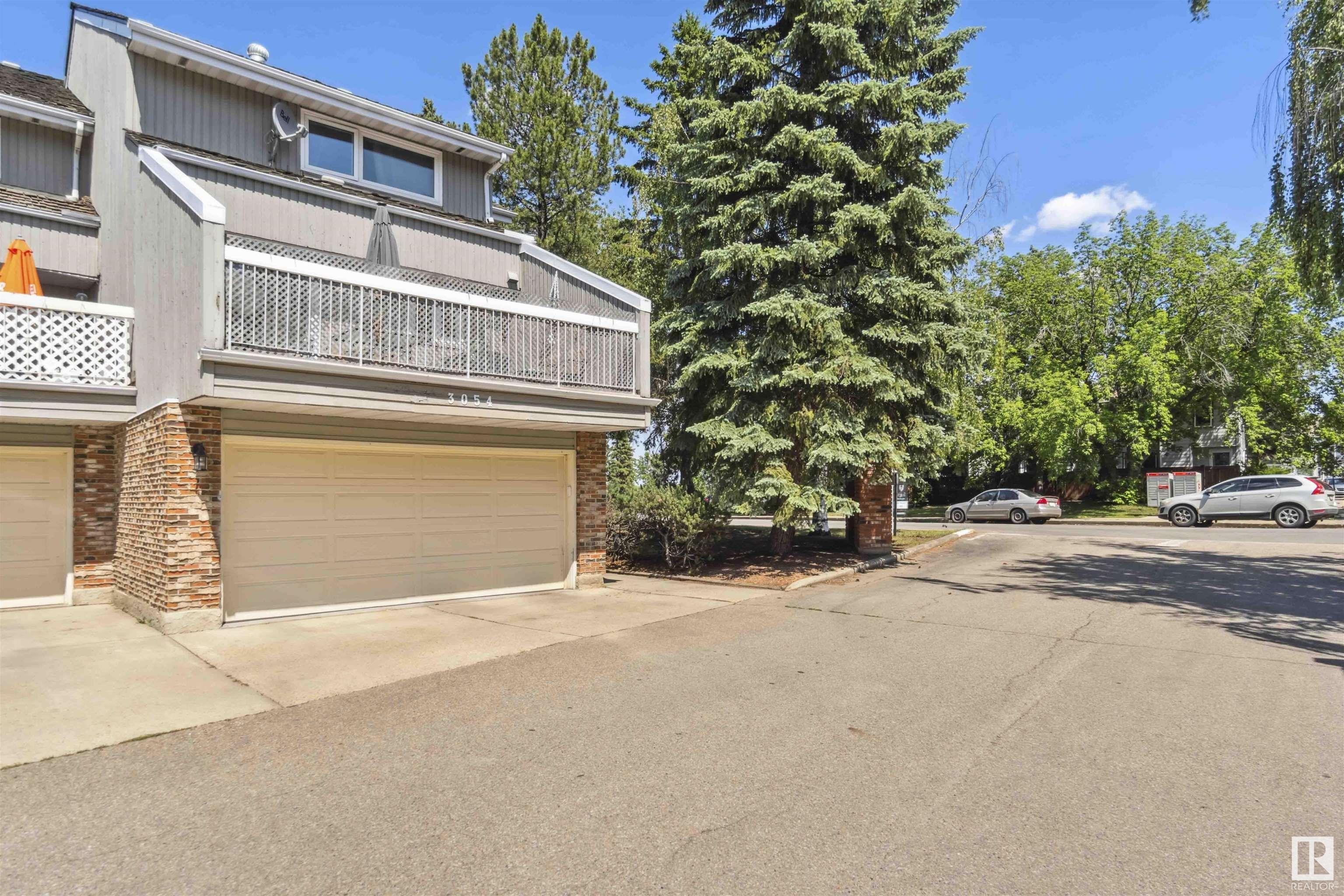 Property Photo:  3054 108 Street NW  AB T6H 3S6 