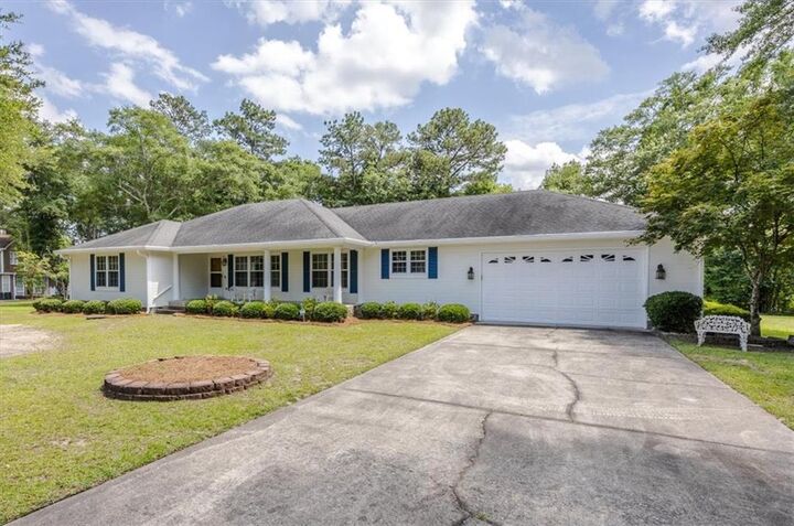 Property Photo:  204 Old Oak Road  GA 31216 