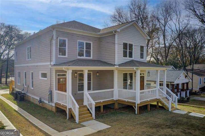 Property Photo: 1240 Oakland Terrace SW B GA 30310