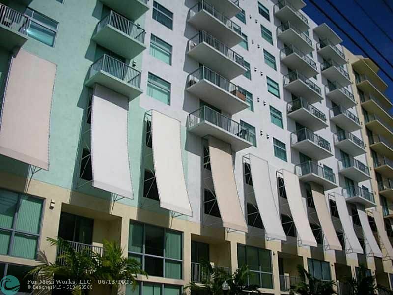 Property Photo: 140 S Dixie Hy 525 FL 33020