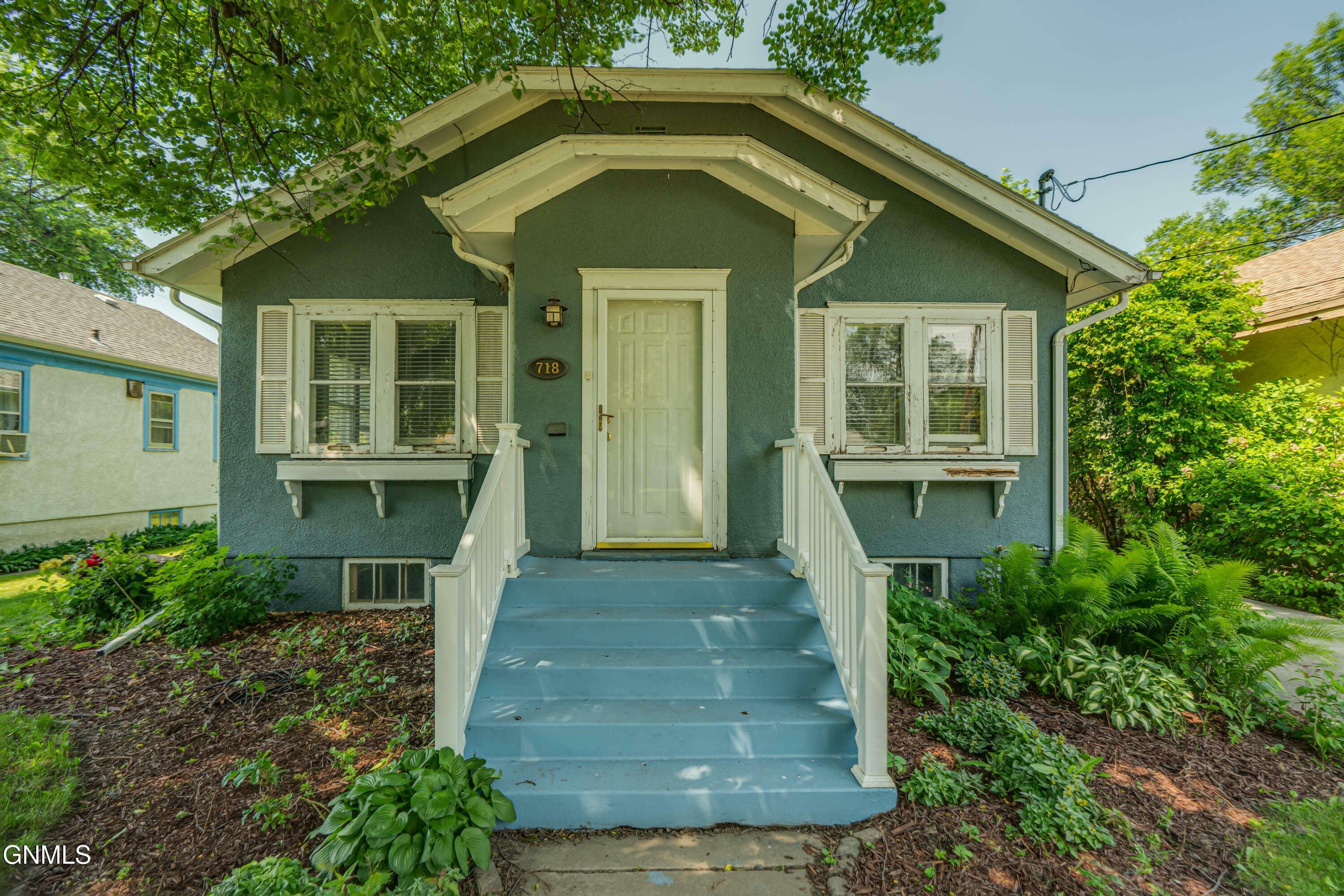 Property Photo: 718 1st Street ND 58501