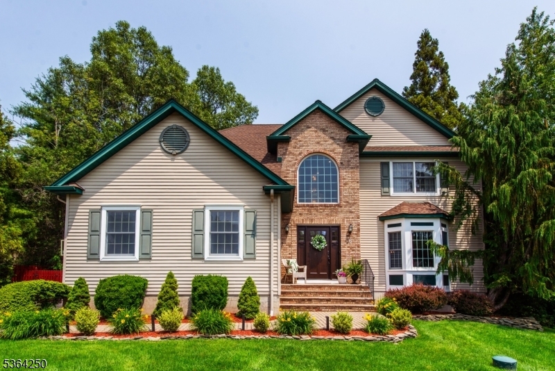 Property Photo: 6 Anna Rose Ct NJ 07403
