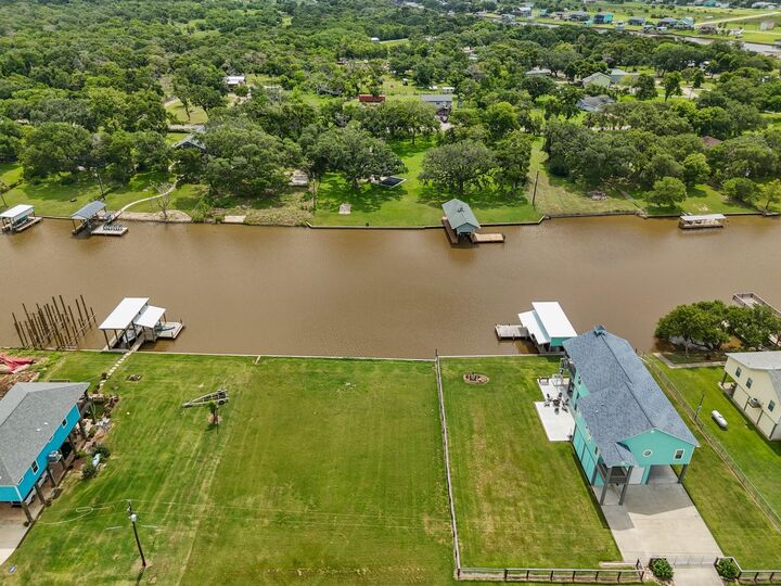 Property Photo: 6 County Road 291 TX 77414