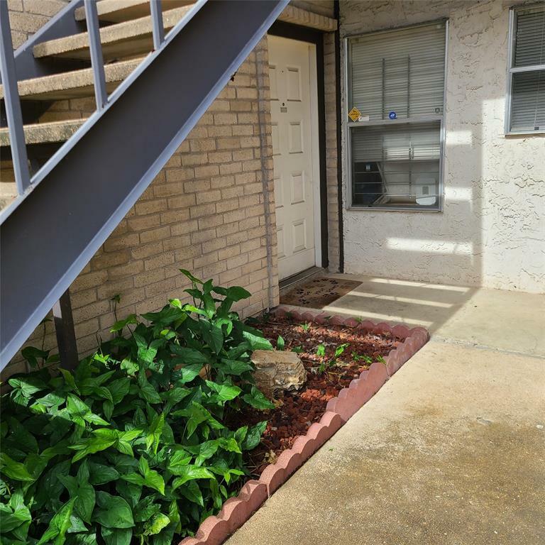 Property Photo: 2021 Spenwick Drive 513 TX 77055