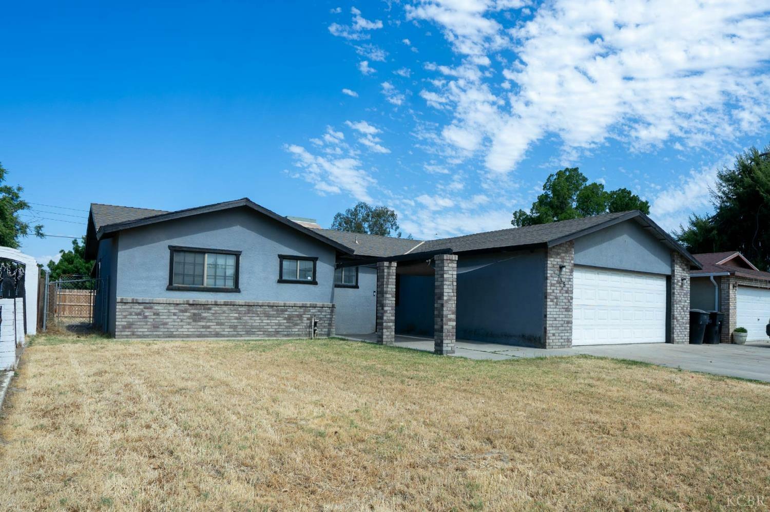 Property Photo:  735 Manor Avenue  CA 93230 