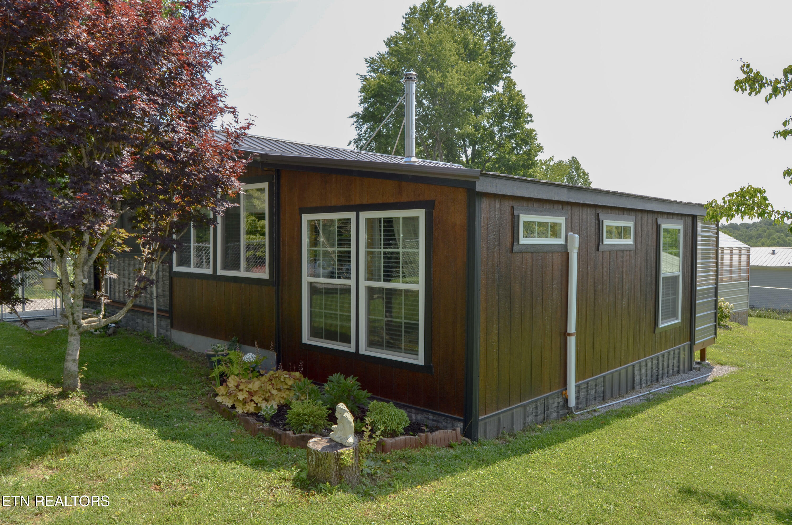 Property Photo: 28 Cottage St TN 38571