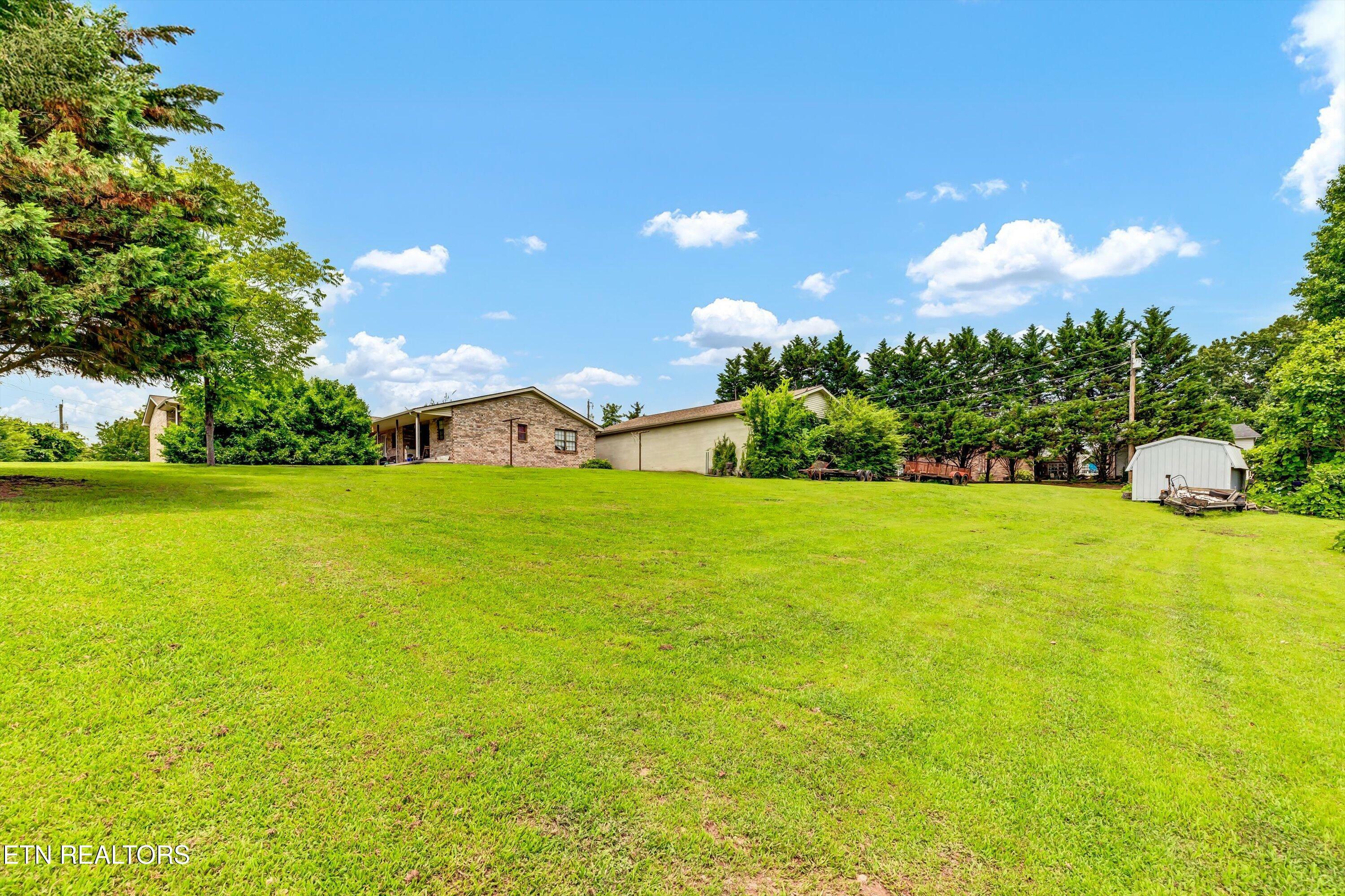 Property Photo: 2204 NW Murray Rd TN 37912