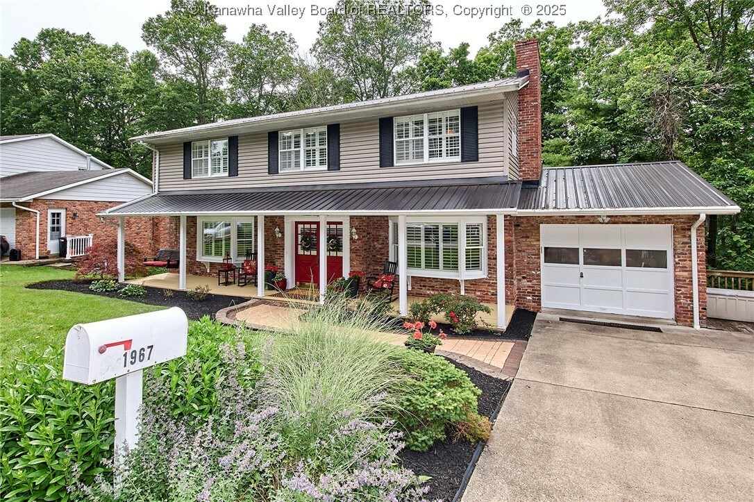 Property Photo: 1967 Parkwood Road WV 25314