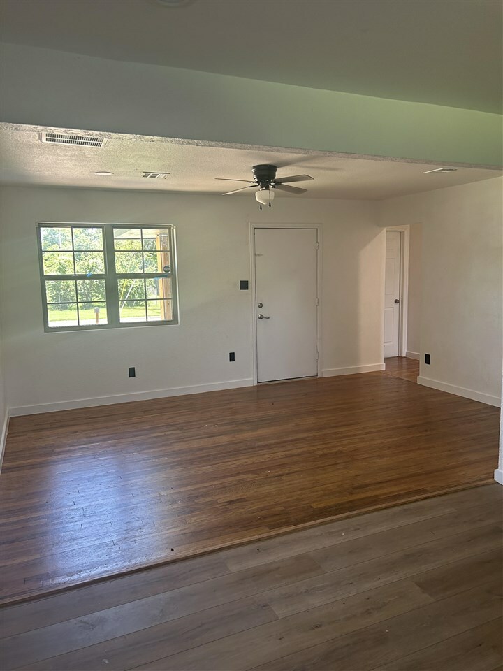 Property Photo: 5326 NW Columbia OK 73505