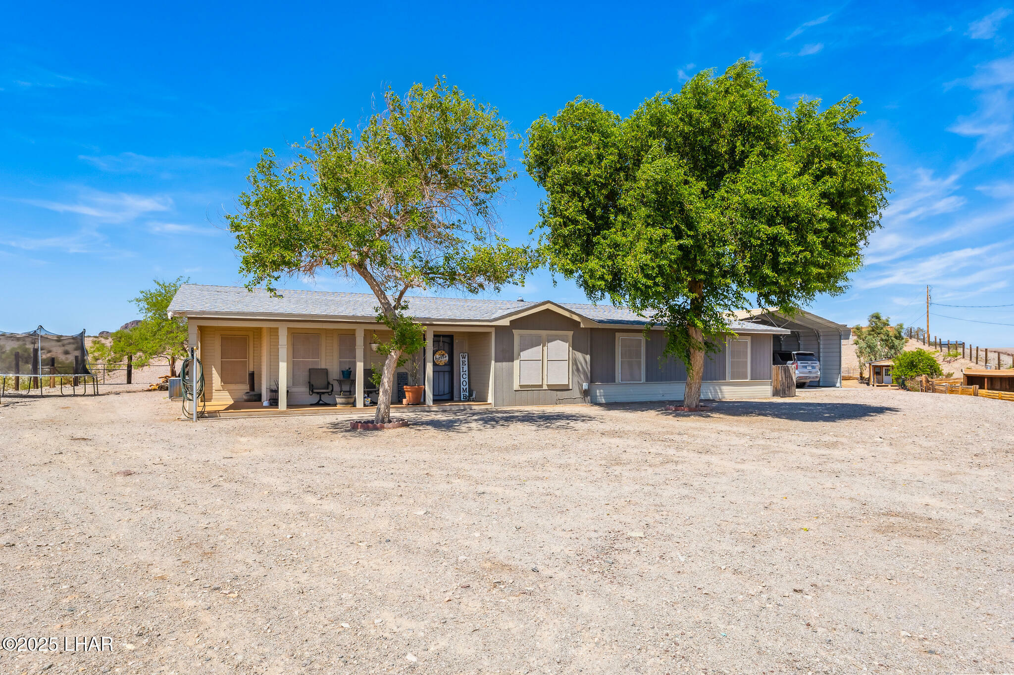 Property Photo: 4252 E Coronado Rd AZ 86404