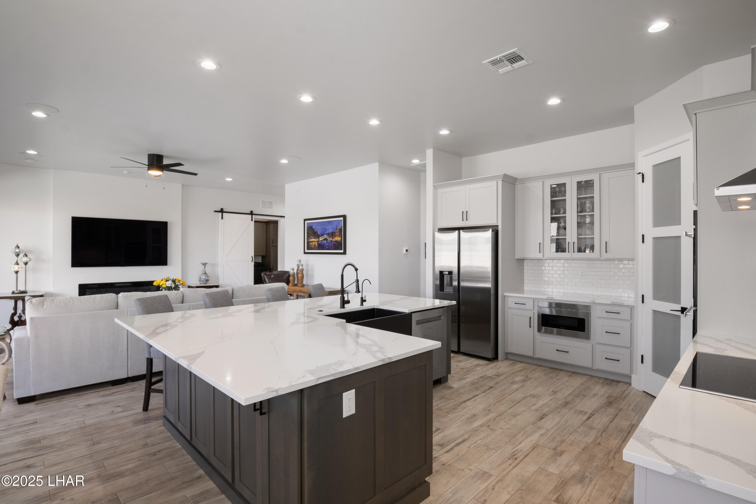 Property Photo:  1596 E Cedar Dr  AZ 86404 