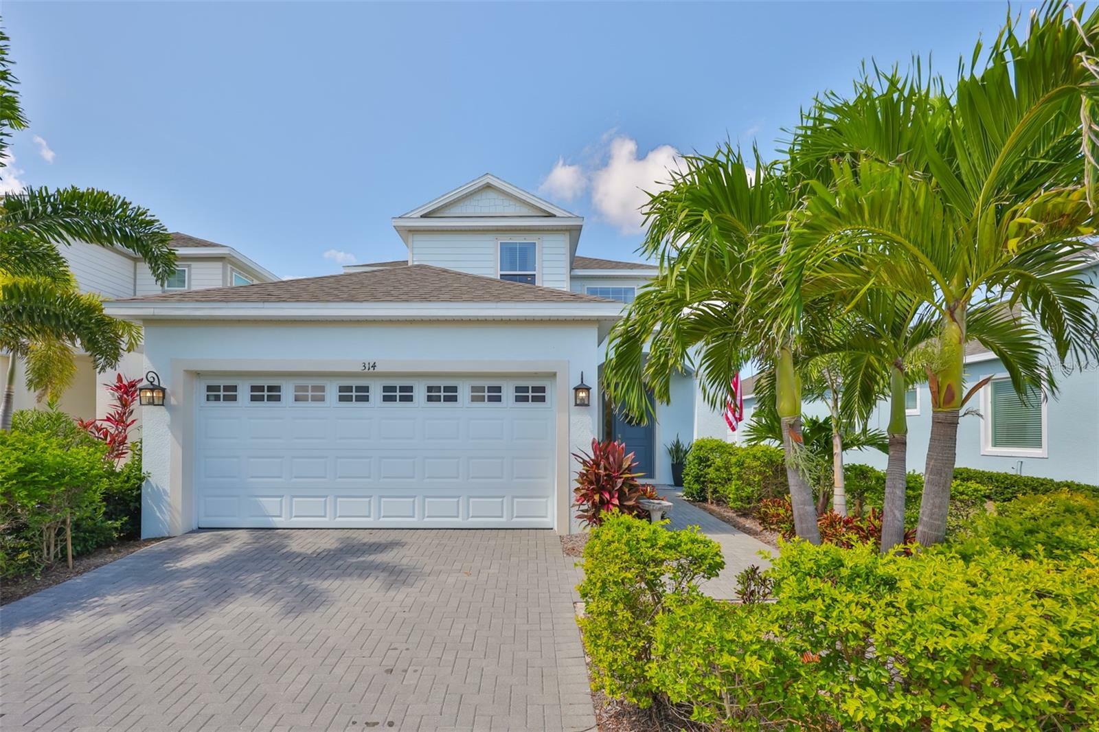 Property Photo: 314 Blackrock Lane FL 33572