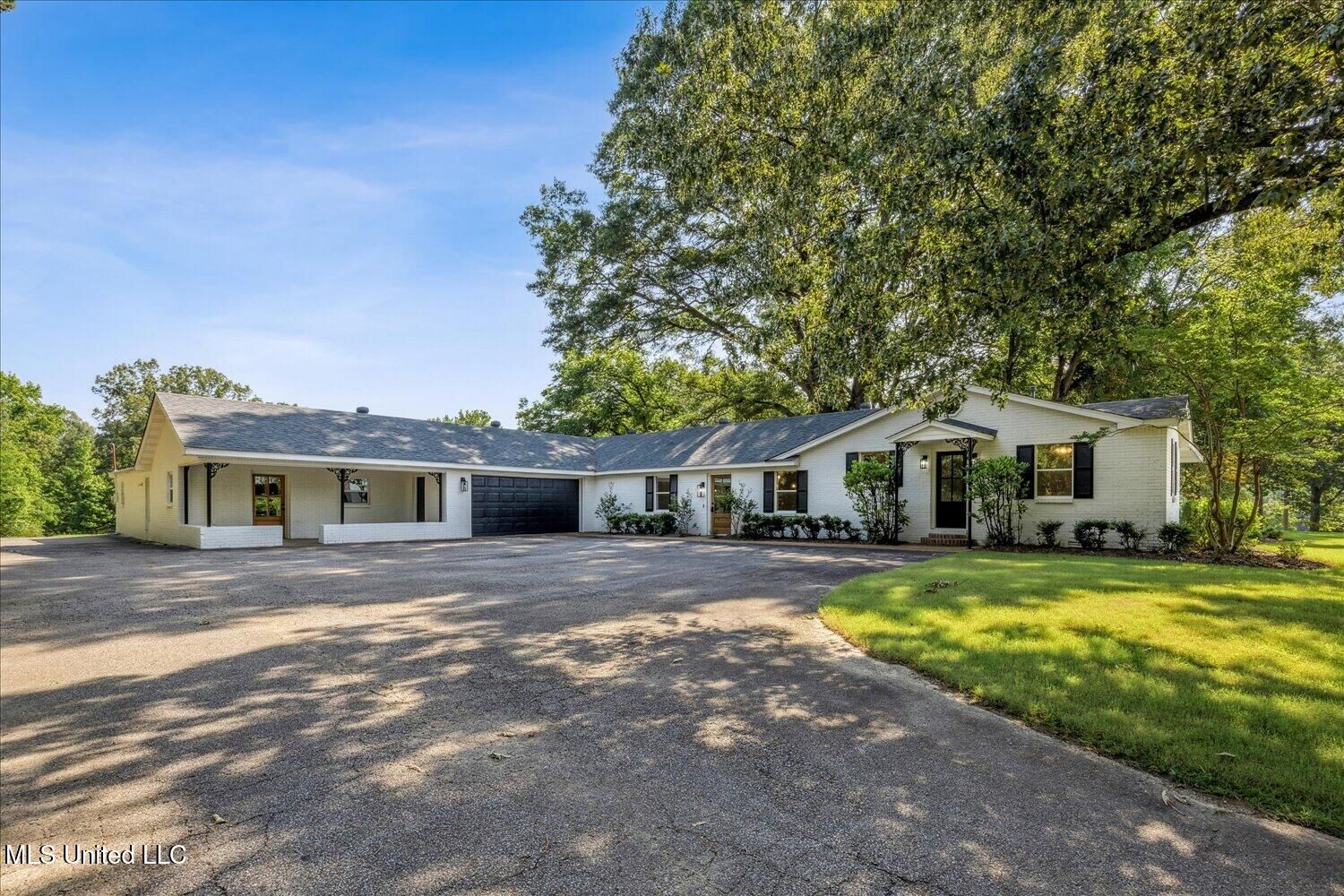 Property Photo: 255 Pleasant Hill Road MS 38651