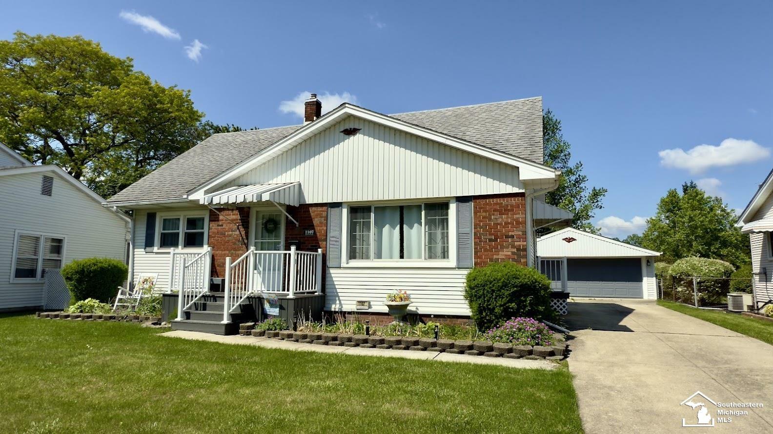 Property Photo: 1107 McCormick Street MI 48162