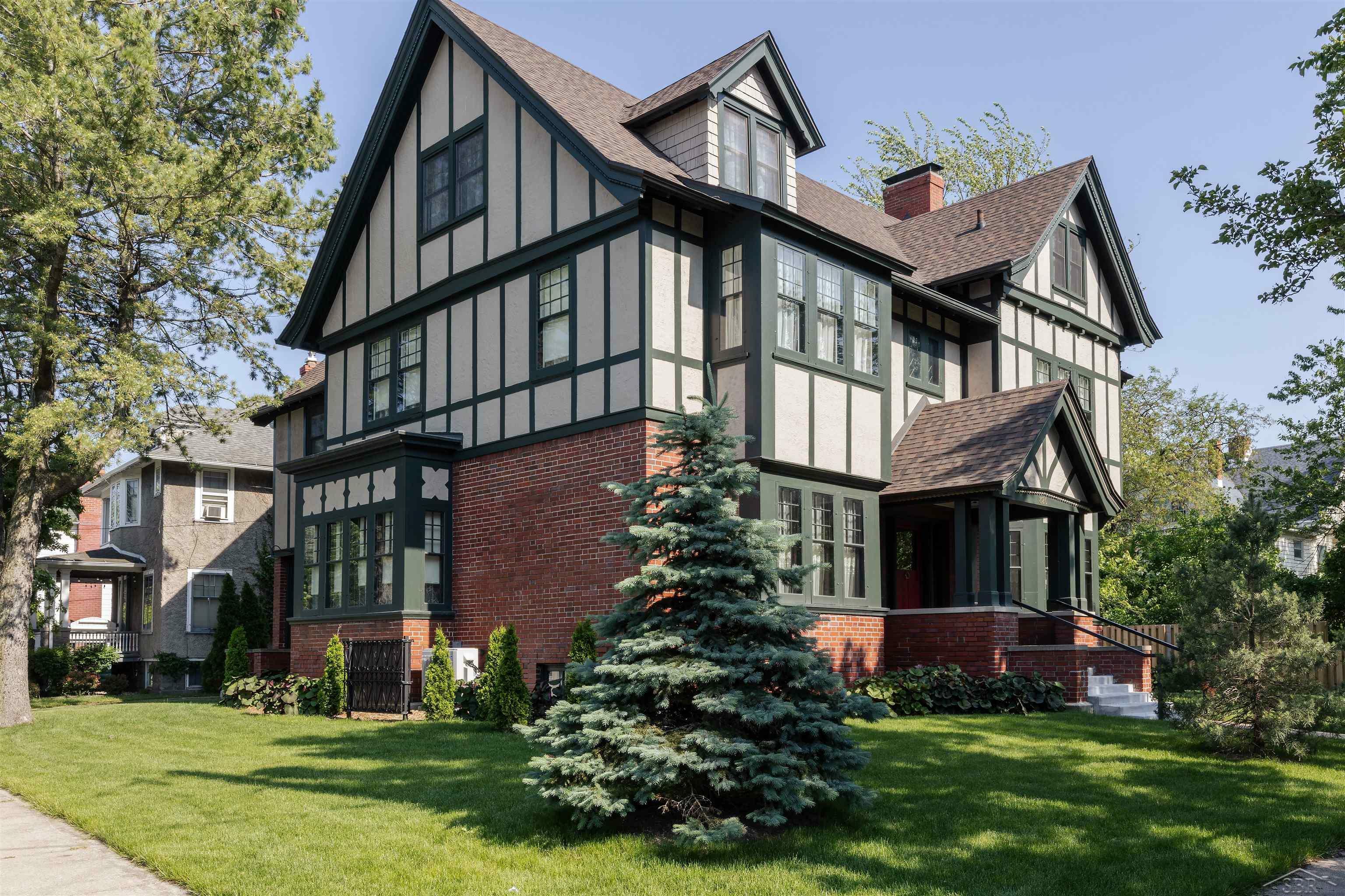 Property Photo: 820 N Johnson Street MI 48708
