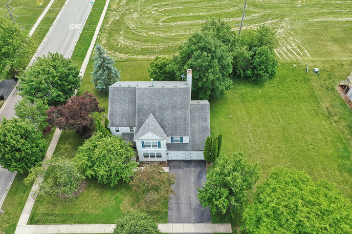 Property Photo:  179 Cascade Drive  IL 60012 