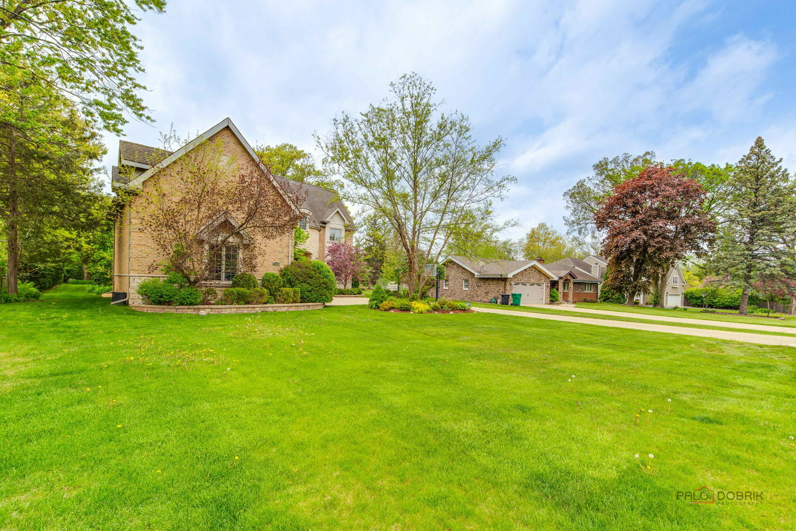 Property Photo: 300 Red Oak Road IL 60062