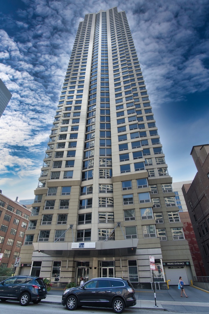 Property Photo: 440 N Wabash Avenue 2810 IL 60610