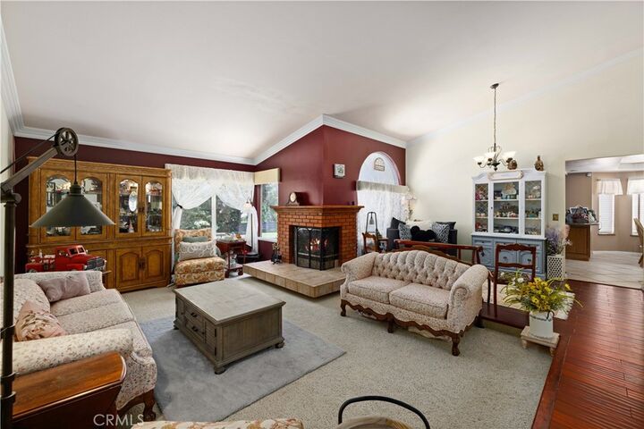 Property Photo:  5647 Redwood Ave  CA 93551 