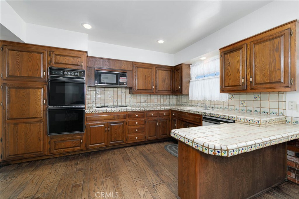 Property Photo:  1333 E Tudor Street  CA 91724 