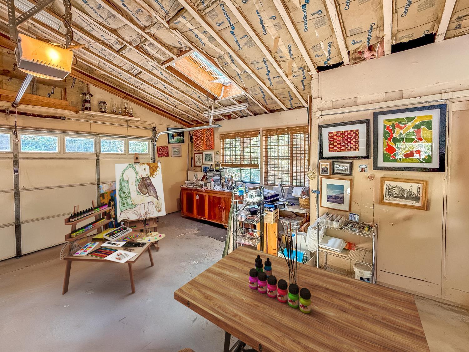 Property Photo: 5560 Robinhood Lane CA 95726