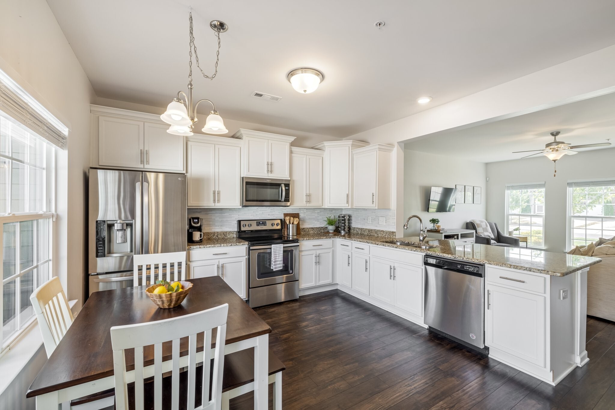 Property Photo: 409 Oldbury Ln TN 37174