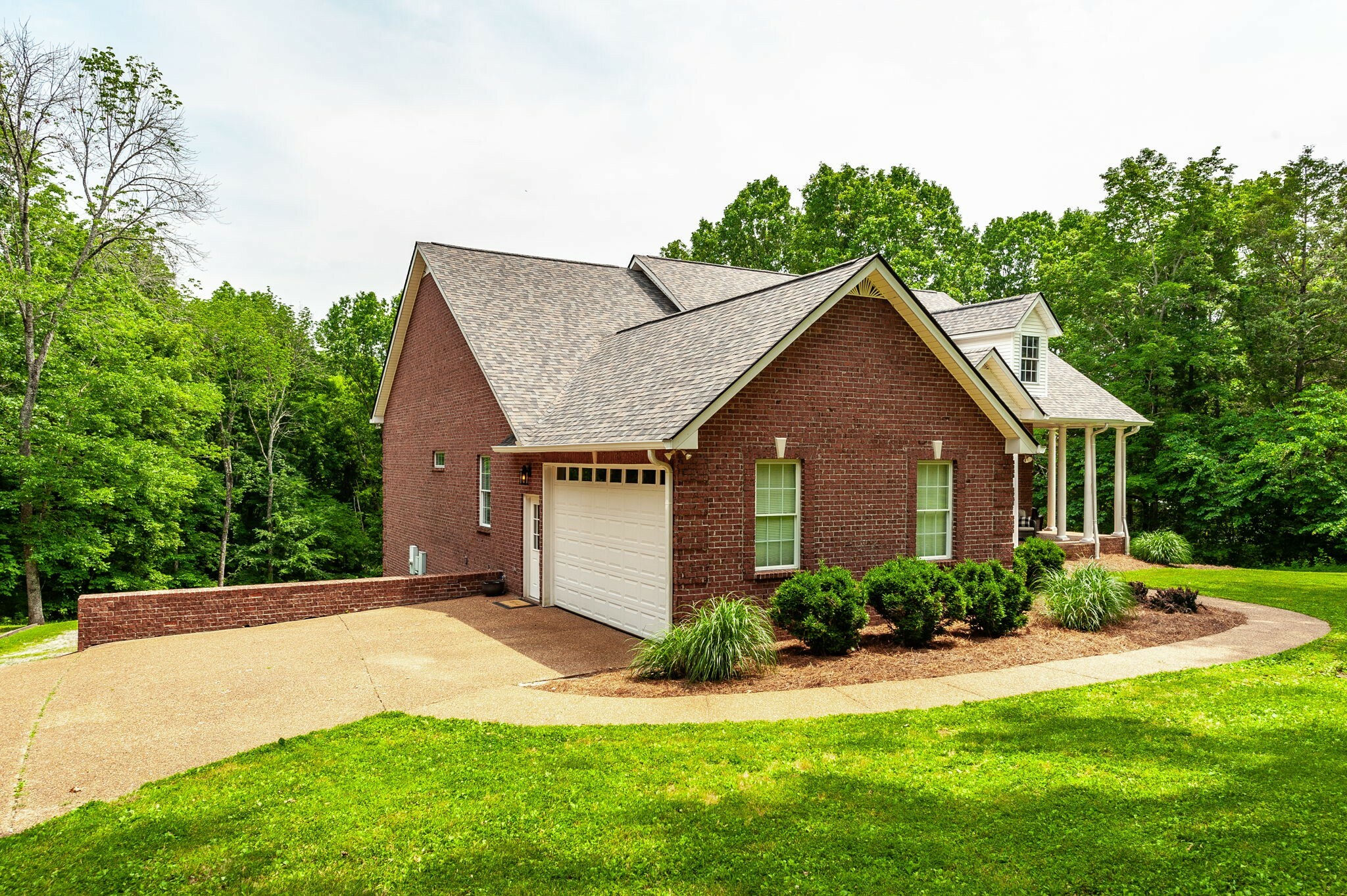Property Photo: 311 Pond Dr TN 37066