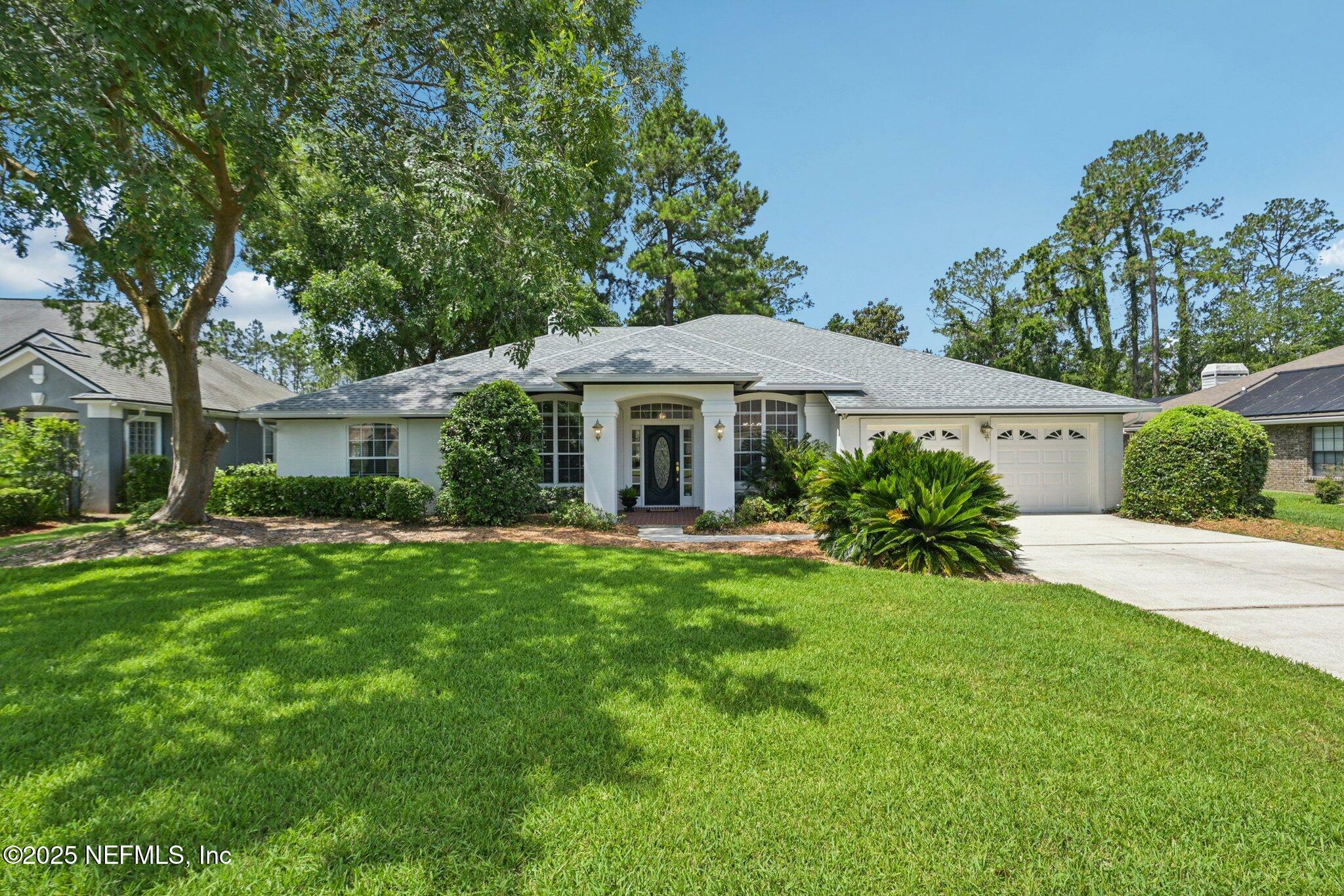 Property Photo: 1961 Woodlake Drive FL 32003