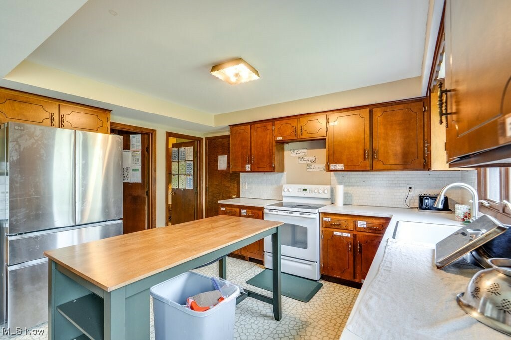 Property Photo: 469 Blueberry Circle OH 44143
