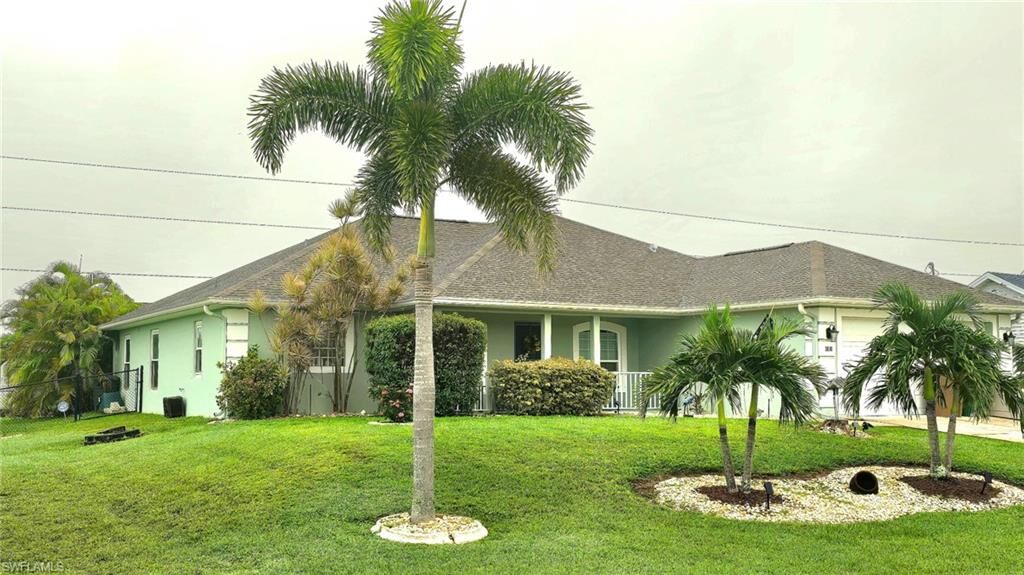 Property Photo: 3001 NE 5th Ave FL 33909