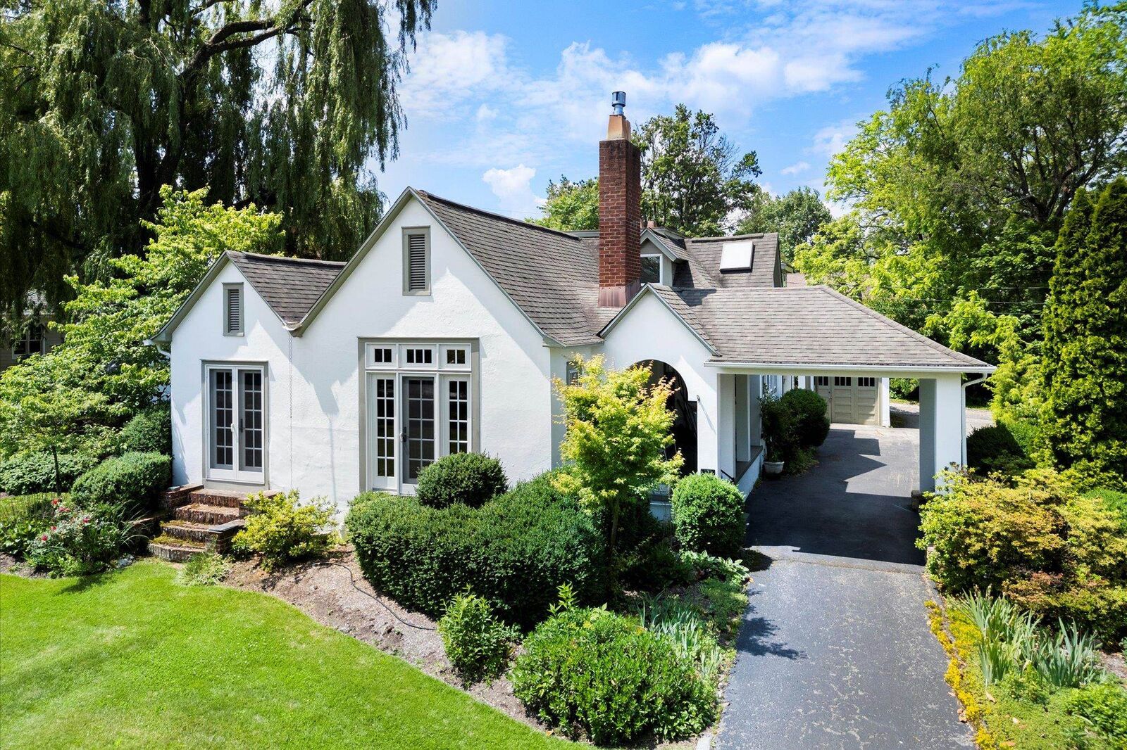 Property Photo: 706 Draper Road SW VA 24060