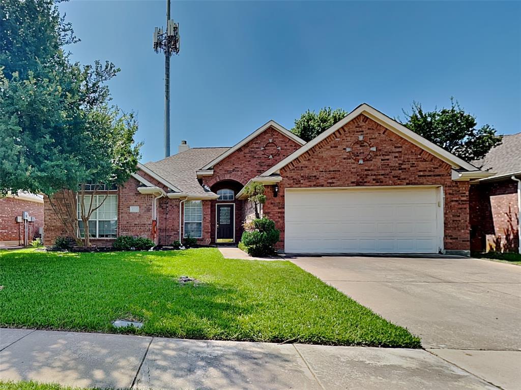 Property Photo: 5712 Sugar Maple Drive TX 76244