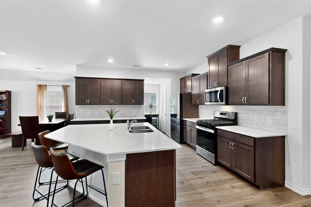 Property Photo: 1517 Estivella Drive TX 75068