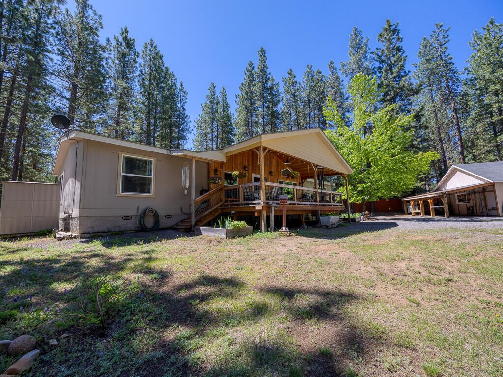 Property Photo: 22921 Varney Creek Road OR 97601