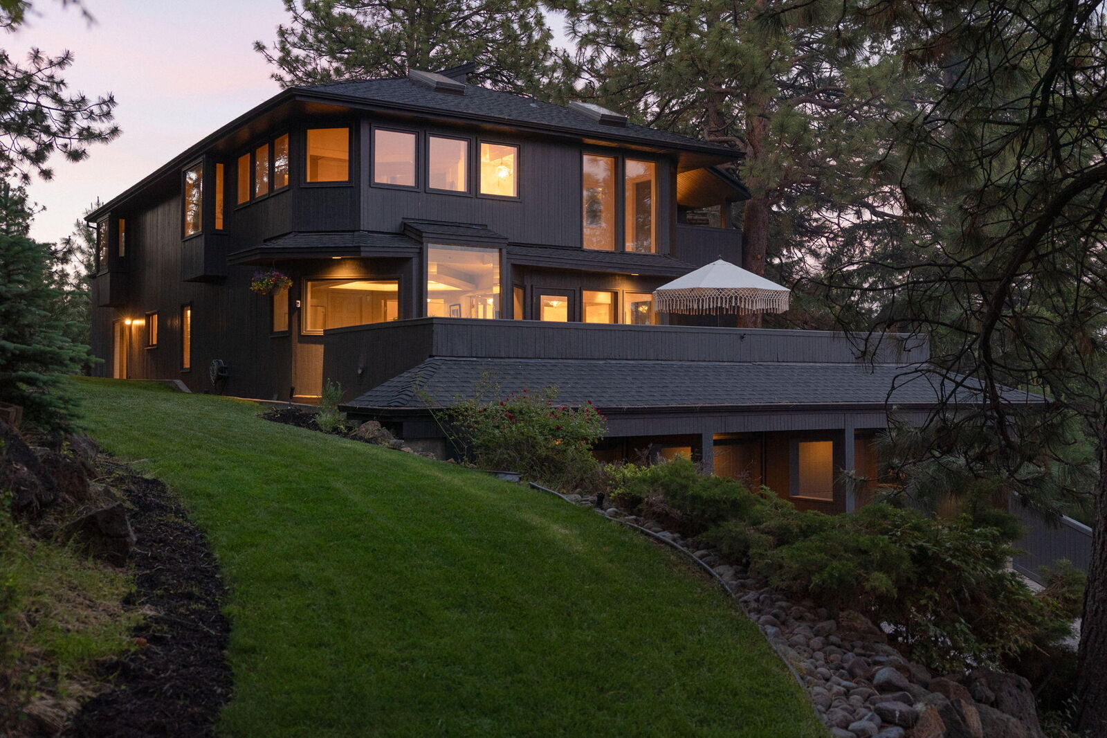 Property Photo:  1700 NW Iowa Avenue  OR 97703 