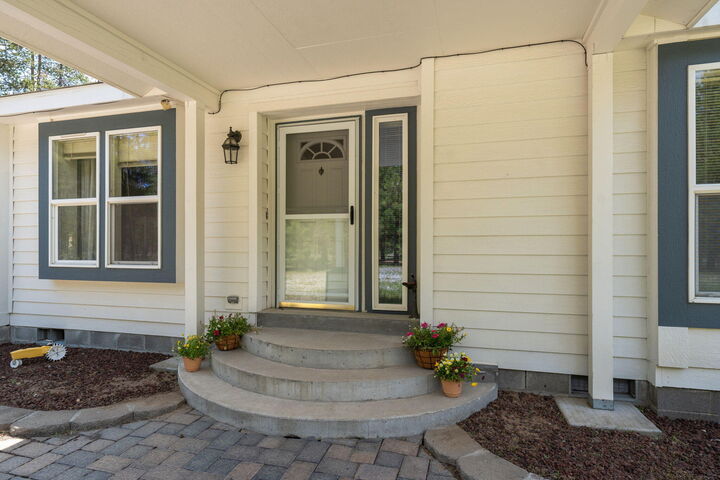 Property Photo: 1716 Terret Road OR 97739