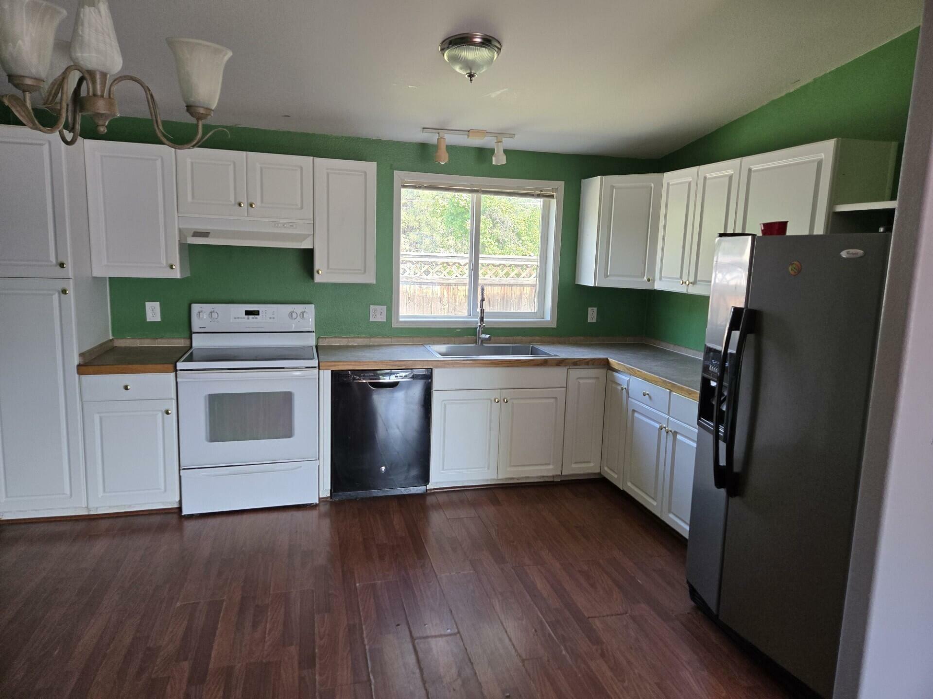 Property Photo:  20176 Hawes Lane  OR 97702 