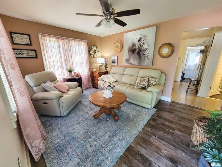 Property Photo:  511 W 4th Street  IL 62839 