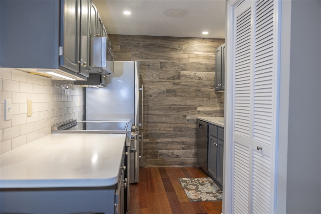 Property Photo: 140 Heritage Dr 140 MA 01588