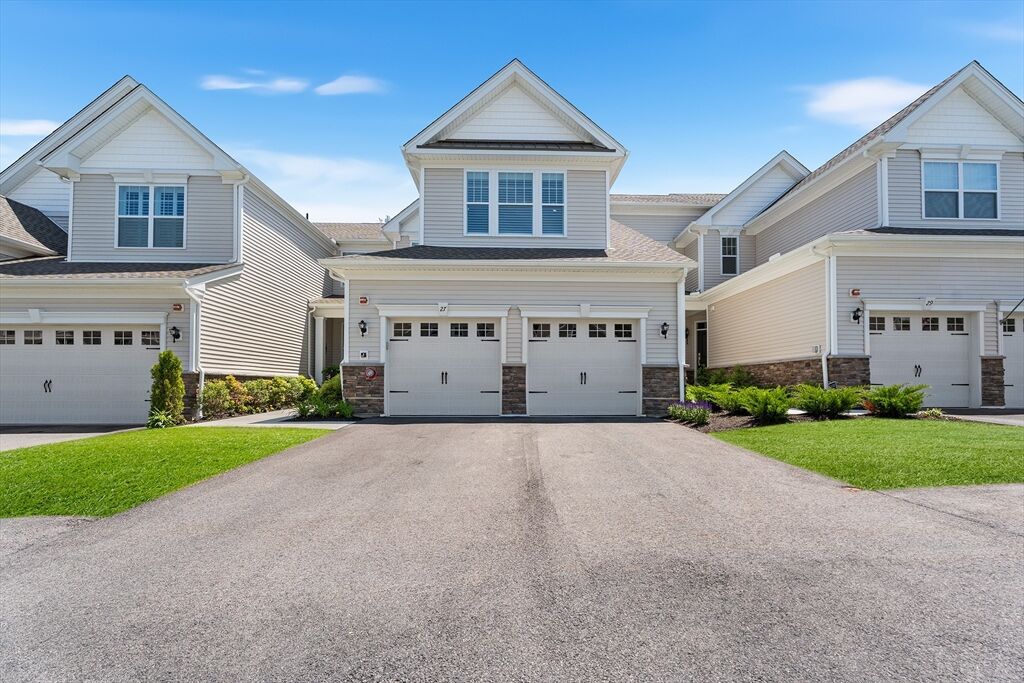 Property Photo: 27 Richardson Dr 27 MA 02054